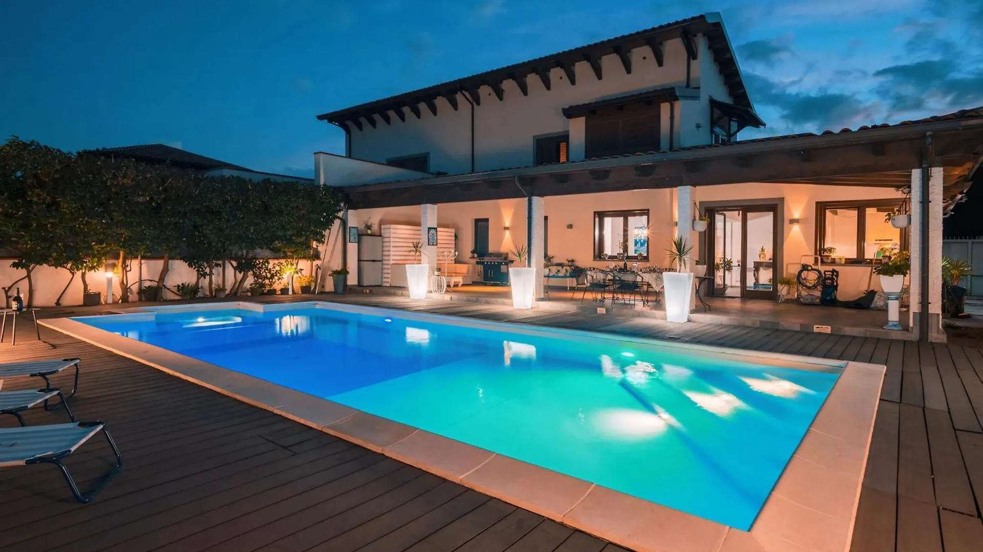 Villa Valery contacts